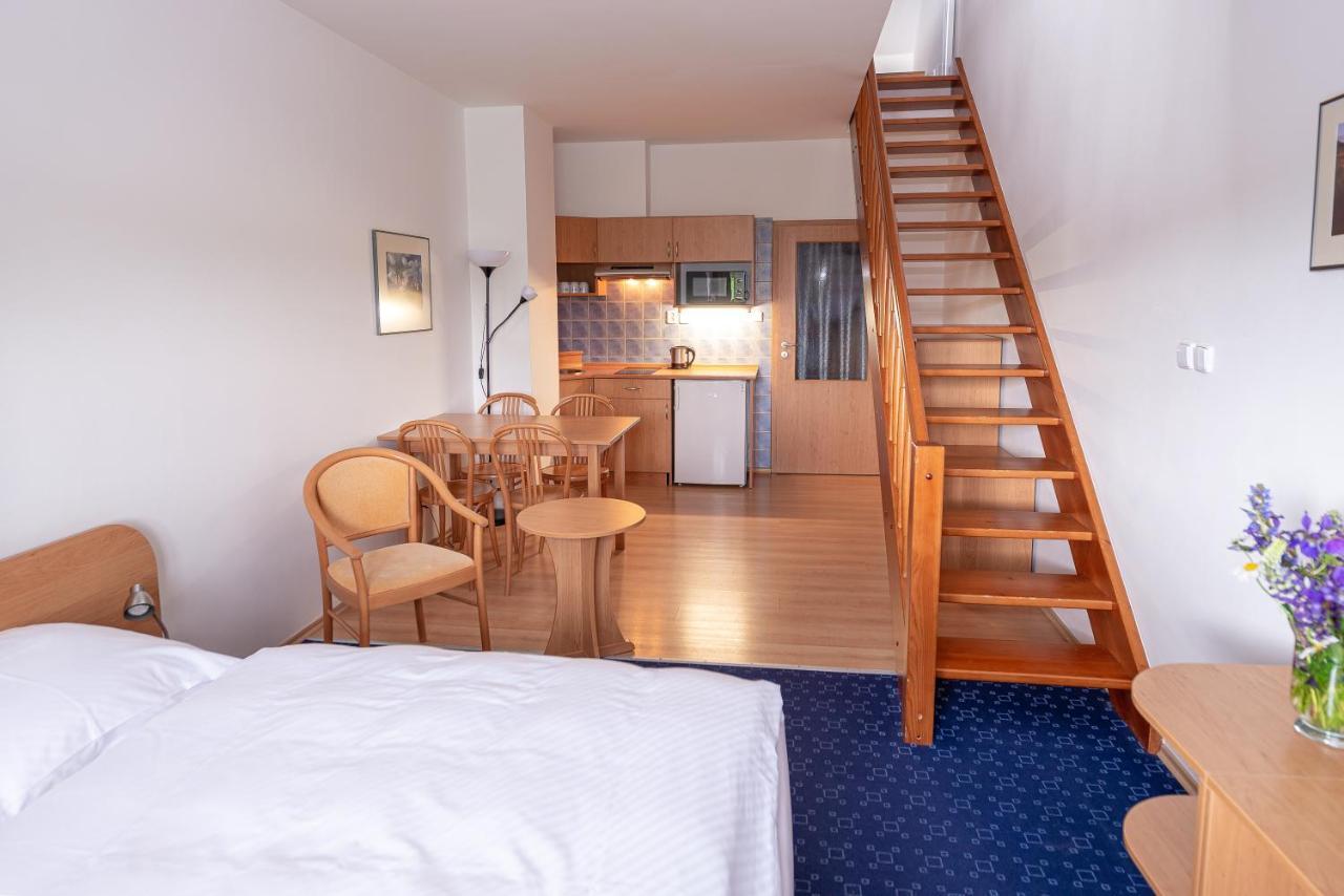 Apartmány Engadin Bozi Dar Exterior foto