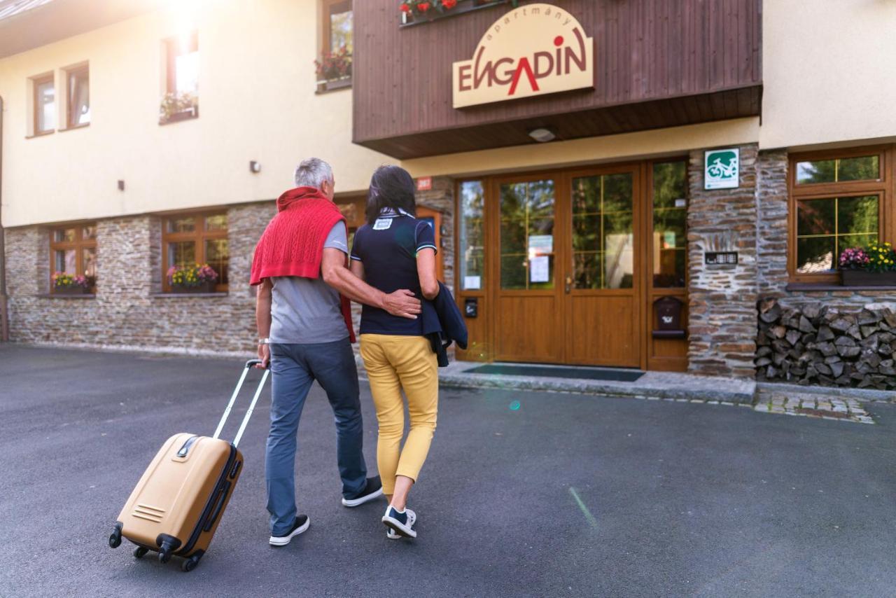 Apartmány Engadin Bozi Dar Exterior foto