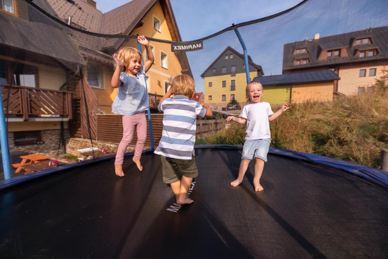 Apartmány Engadin Bozi Dar Exterior foto